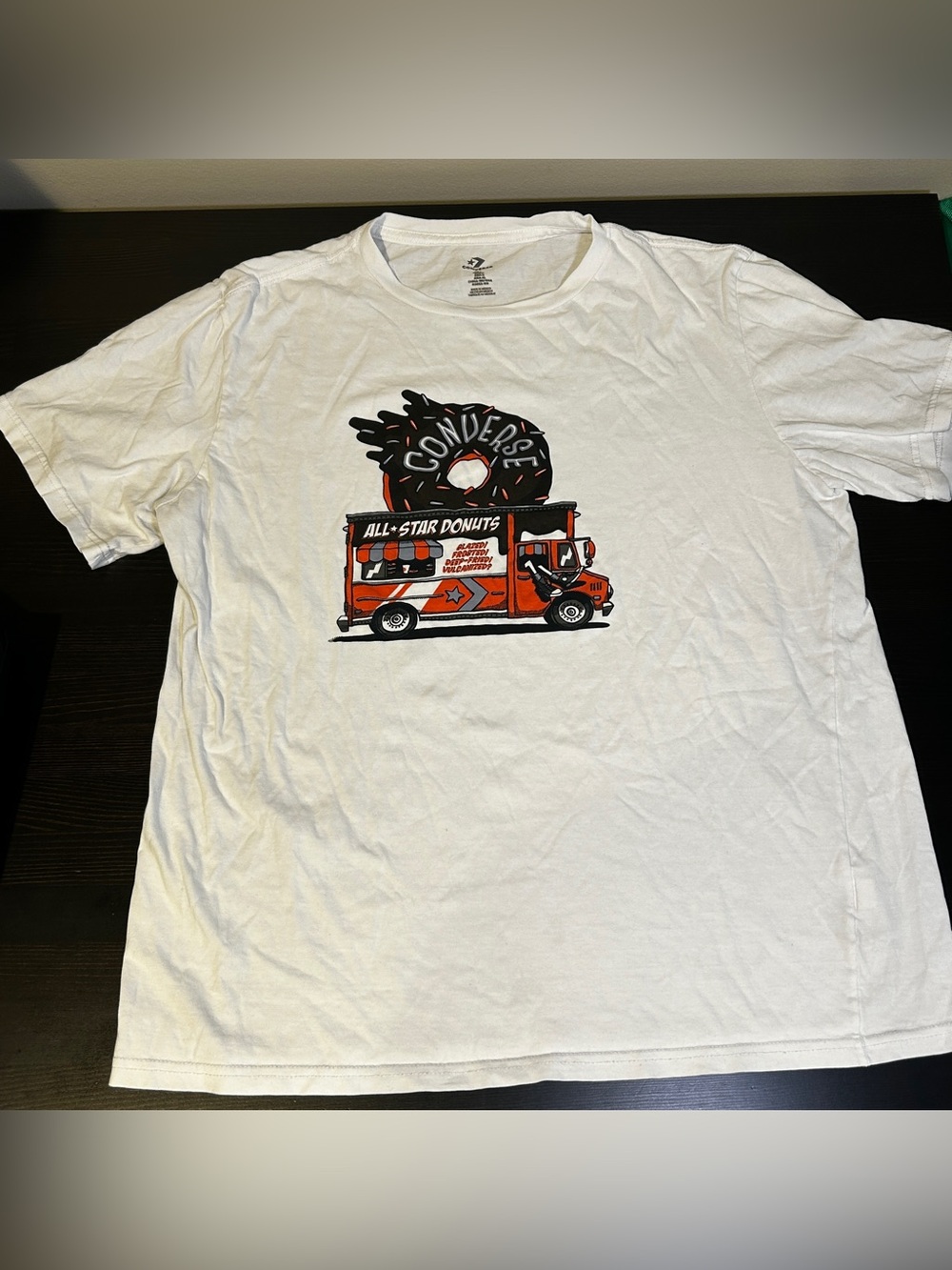 Converse All Star Donuts Truck T-shirt -- White (size Large)